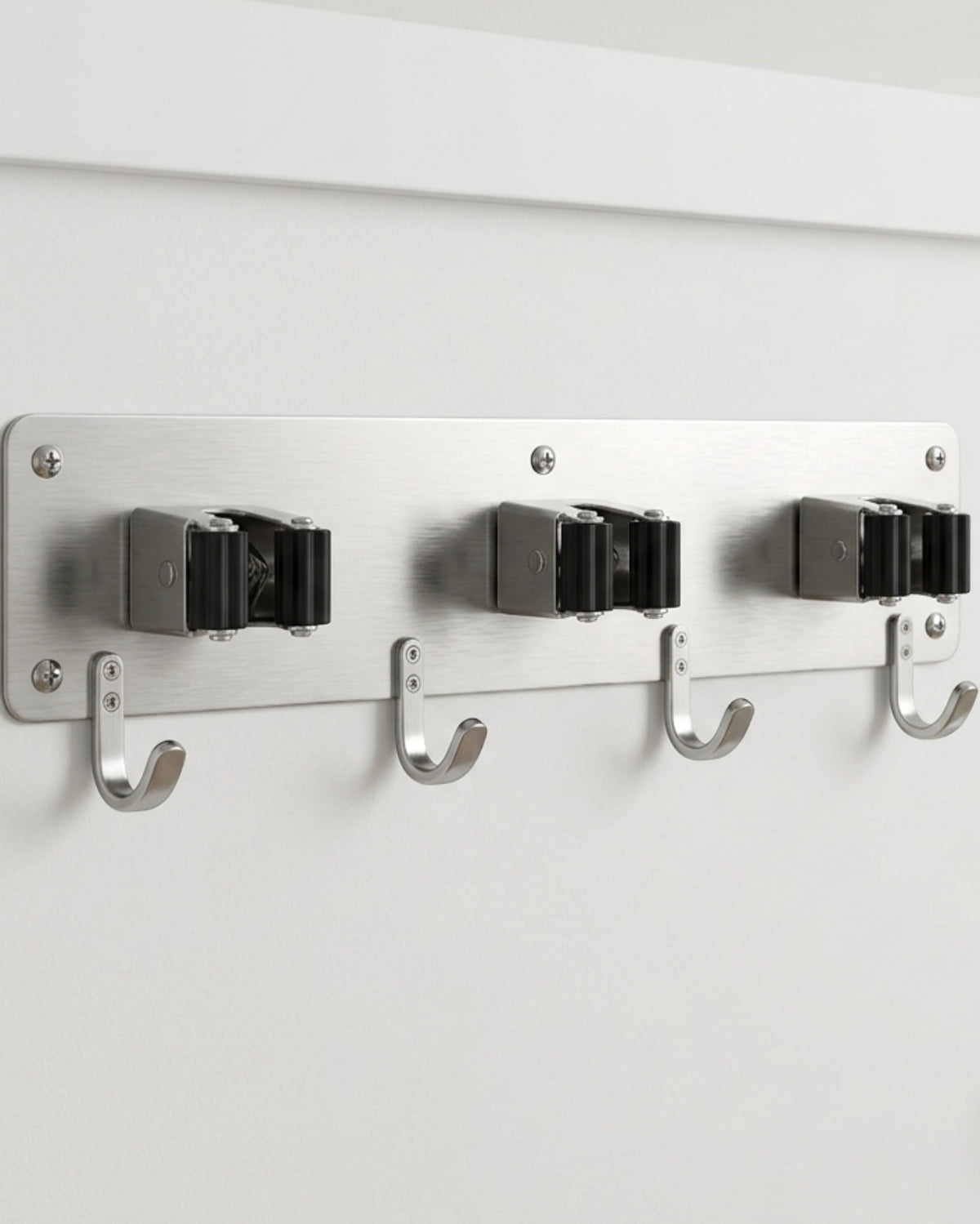 Evav Stainless Steel Wall Hook Rack with 3 Grip Clips and 4 Hooks 32 cm - Lifestyle view